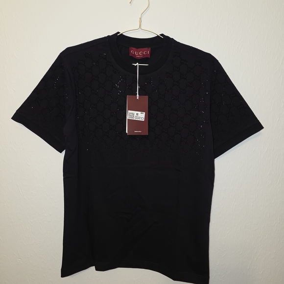 Gucci Black Short Sleeve T-Shirt with Subtle Logo Pattern